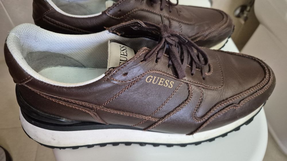 Sapatilhas GUESS em pele castanha tamanho 43 como novas
