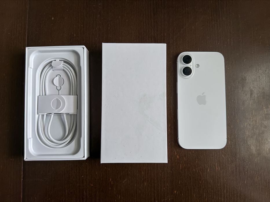 iPhone 16 | 100% kondycji | Gwarancja Apple | Stan idealny | White |