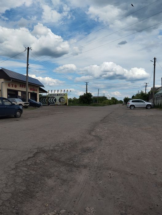 Продам Будинок можно під любу діяльність або житло .Нова Водолага .Центральна Вулиця.
