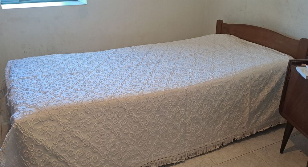 Colchaseda branca nova 215x190cm