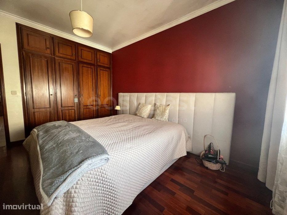 Apartamento T2 no centro do Samouco com elevador.