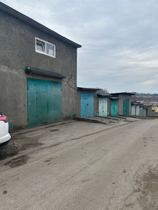 Продаю двоповерховий гараж на П-з