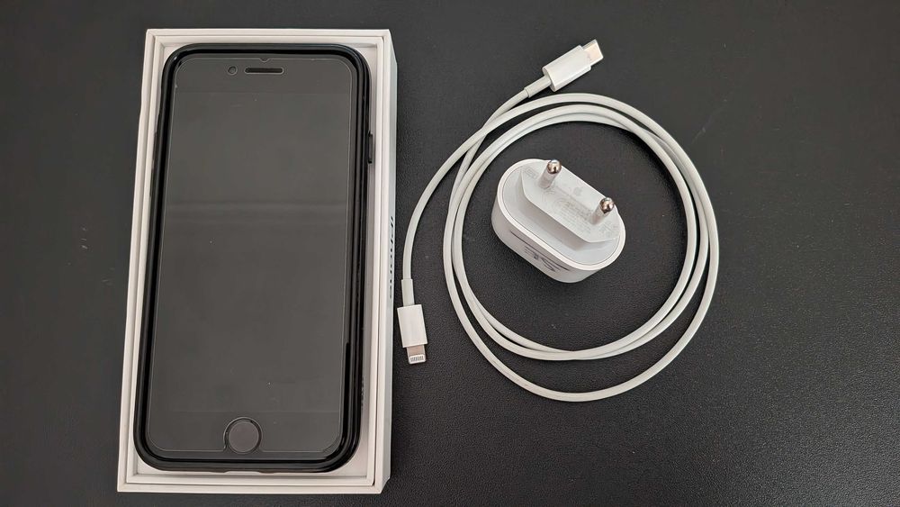 Vendo iphone como novo, carregador incluído