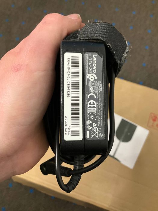 Два зарядних до ноутбука Lenovo