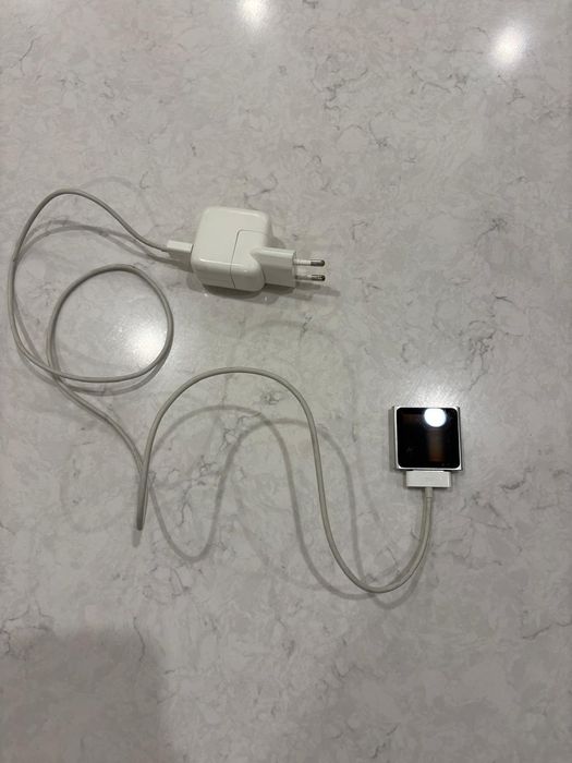 Apple iPod Nano 6ª Geração – 8 GB – Touch – Como novo + Cabo e Adaptad