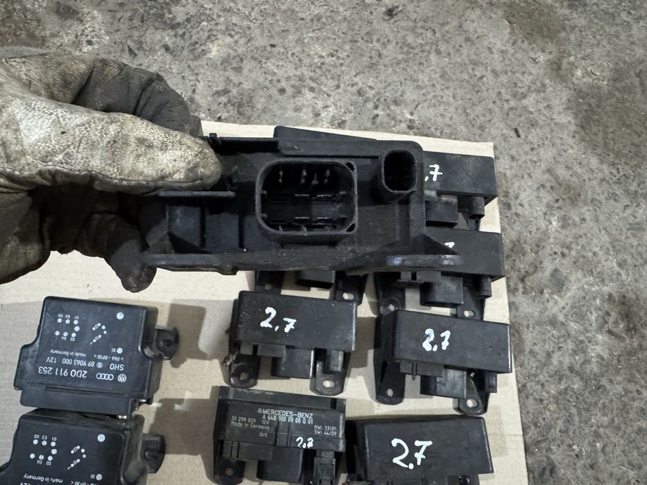 Реле свечей накала свічок Sprinter 2.2 2.7CDI 96-06р LT35 2.5TDI