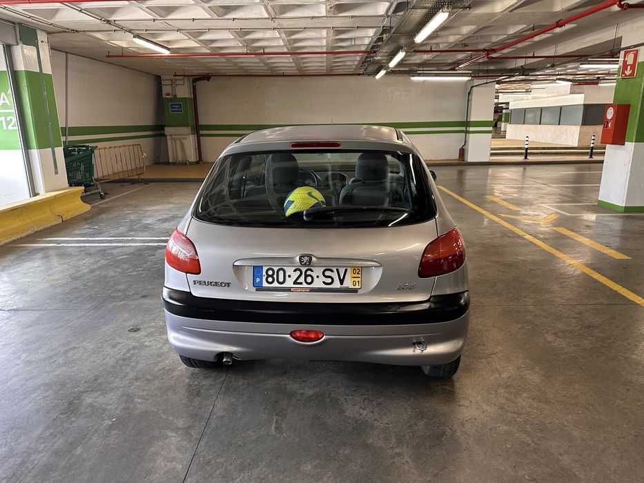 Peugeot 206 — bom estado