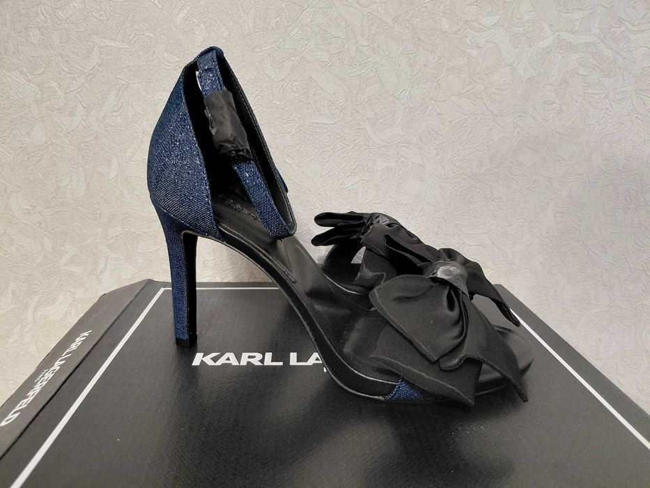 Знижка ! Босоніжки Karl Lag_erfeld Paris. Оригінал. З США. Нові   Розмір:  US 7 / Євр 37.5  устілка: 23 см