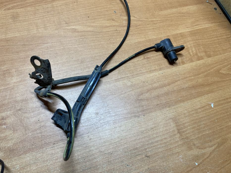 8954202040 Toyota Avensis T25 датчик абс (abs передний правый)