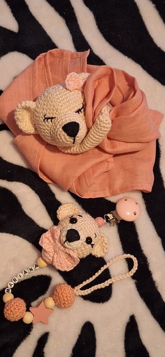 Naninhas e prendedores de chucha em amigurumi