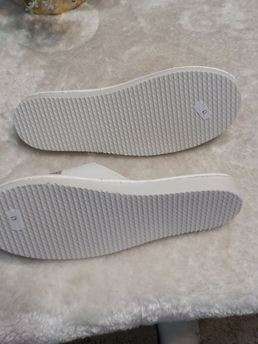 Skórzane pantofle damskie, rozmiar 41