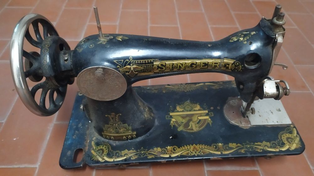 máquina costura Singer "antiga"