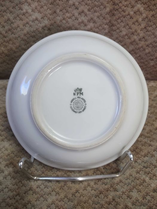 Talerzyk kantynowy KPM Modell des Amtes