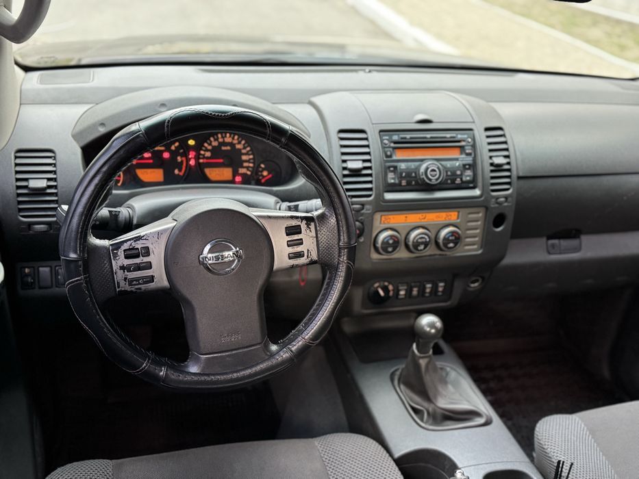 Продам Nissan NAVARA 2.5tdi 4x4 в Харькове!Левый руль Мех.