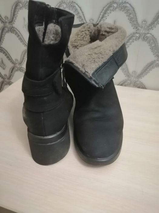 Продам полусапожки женские