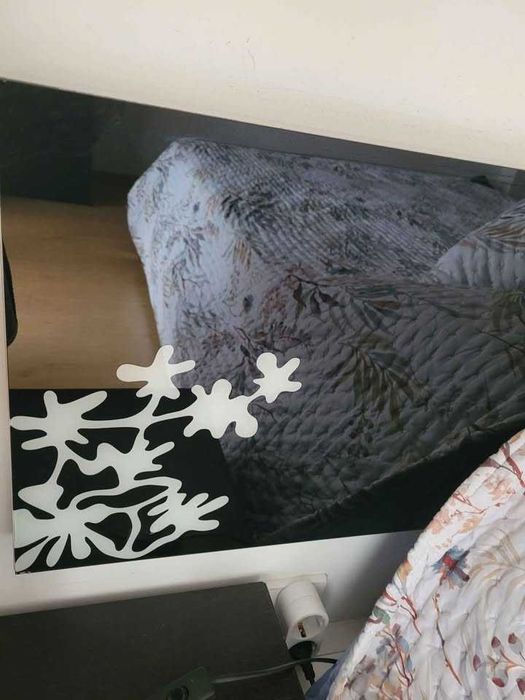 Cama de casal completa com mesa cabeceira