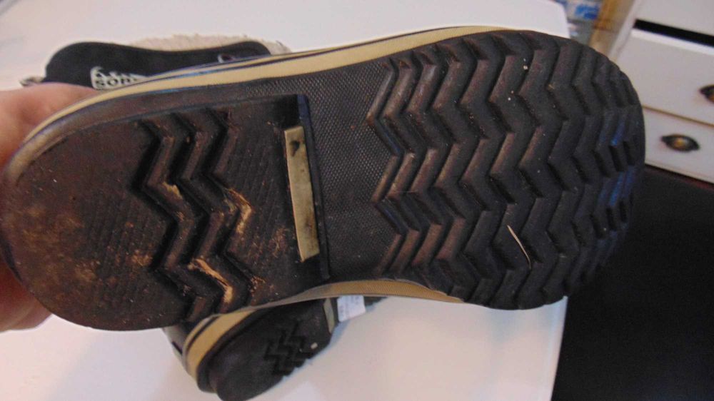 sorel waterproof uk4,5 eur 37,5 HIT