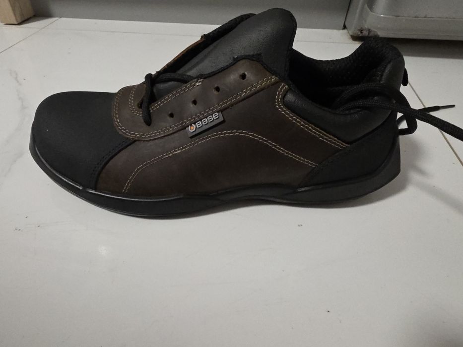 Buty BASE B0609. nr 42
