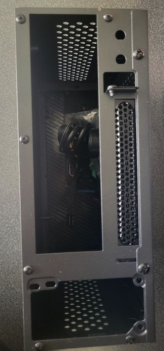 Mini torre P.C SKTC só a torre