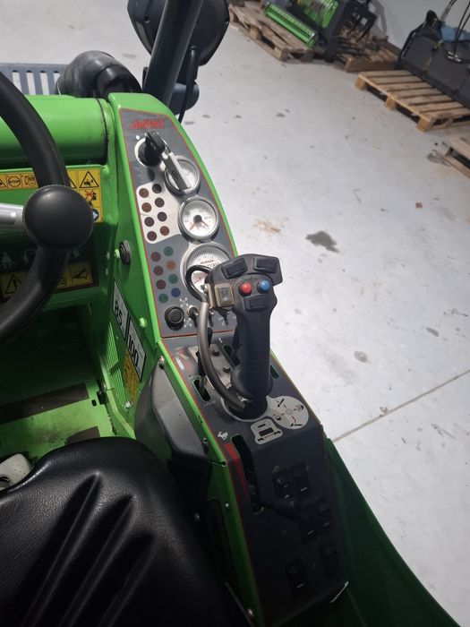 Ładowarka miniładowarka Avant 640 silnik Kubota Optidrive