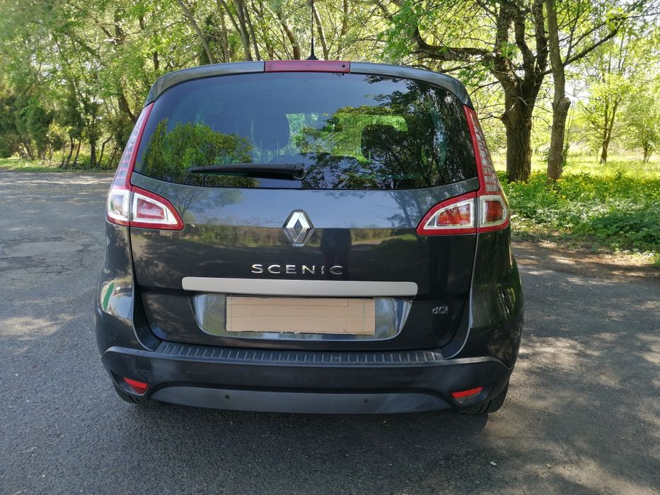 Sprzedaż samochodu renault scenic 3