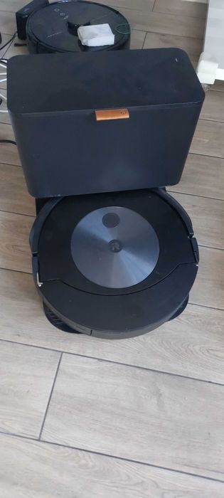 Робот пілосос IRobot