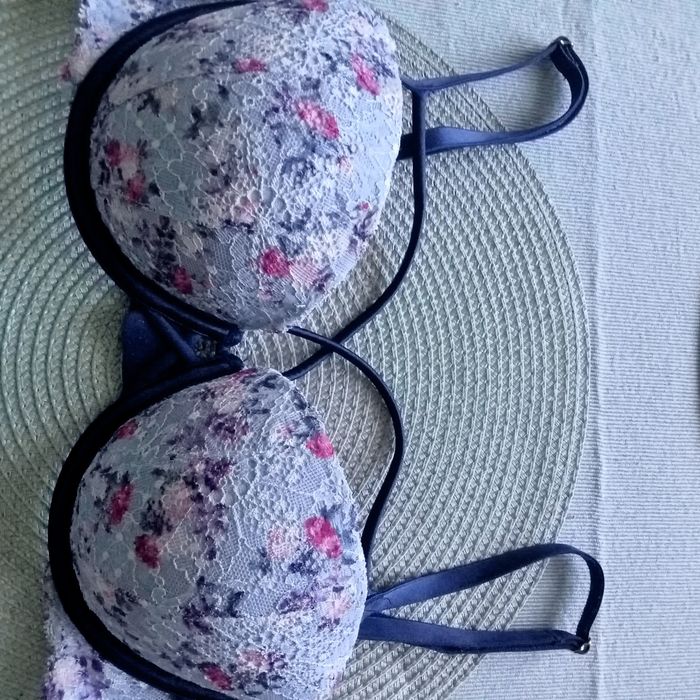 Biustonosz push up, koronkowy Victoria's Secret PINK  80D