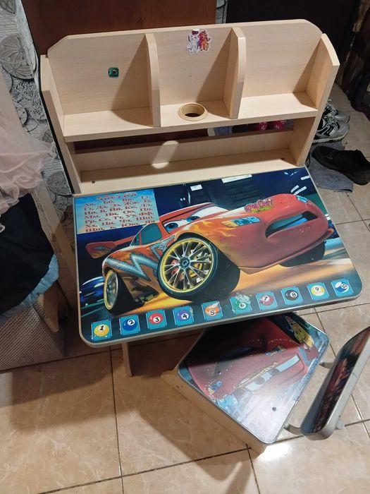 Дитяча парта зі стільцем