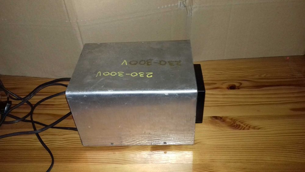 Transformator z regulacją 230V- 300V