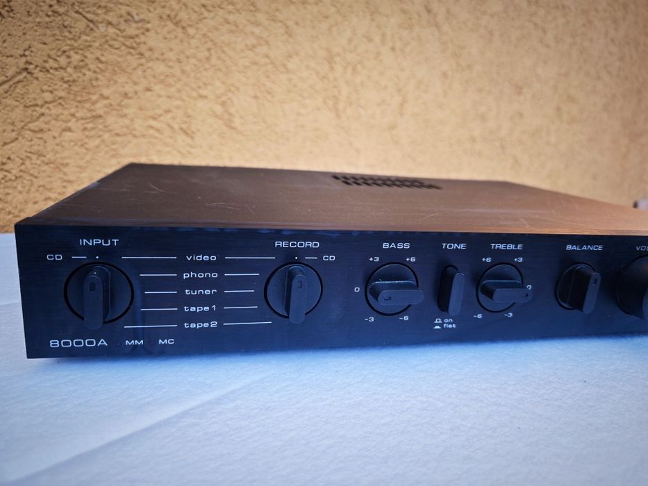 Audiolab 8000A інтегрований підсилювач