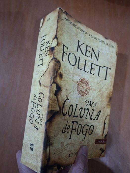 Uma Coluna de Fogo " ken Follet "
