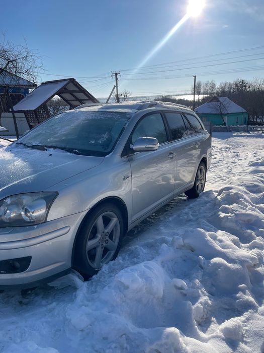 Тойота Авенсіс д4д ідеальний стан