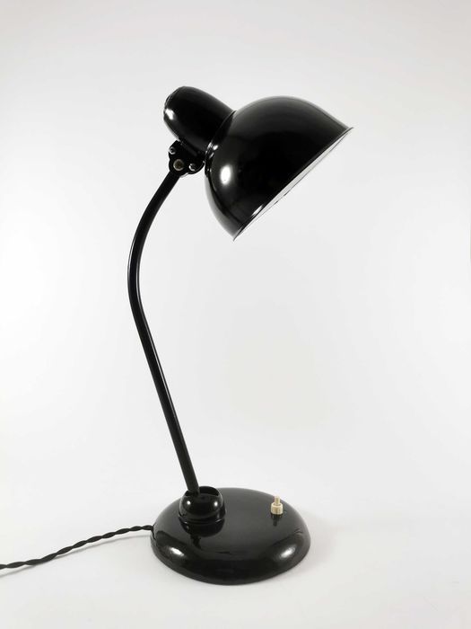 candeeiro de mesa Kaiser Idell 6551 1ª edição industrial iluminação