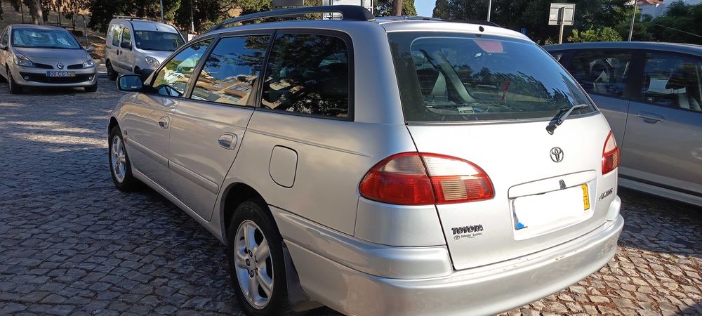 Toyota Avensis SW 2.0 D-4D (2001)