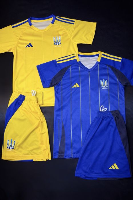 Футбольна форма  збірної України 2024–2025 з гербом
