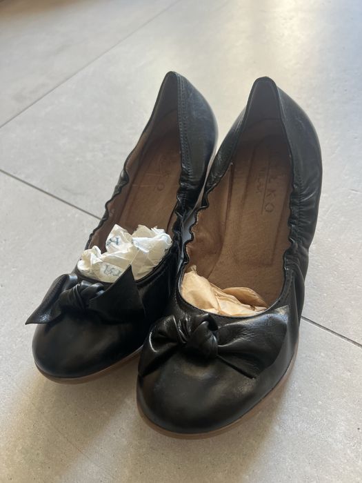 Czółenka na koturnie Ryłko r. 38