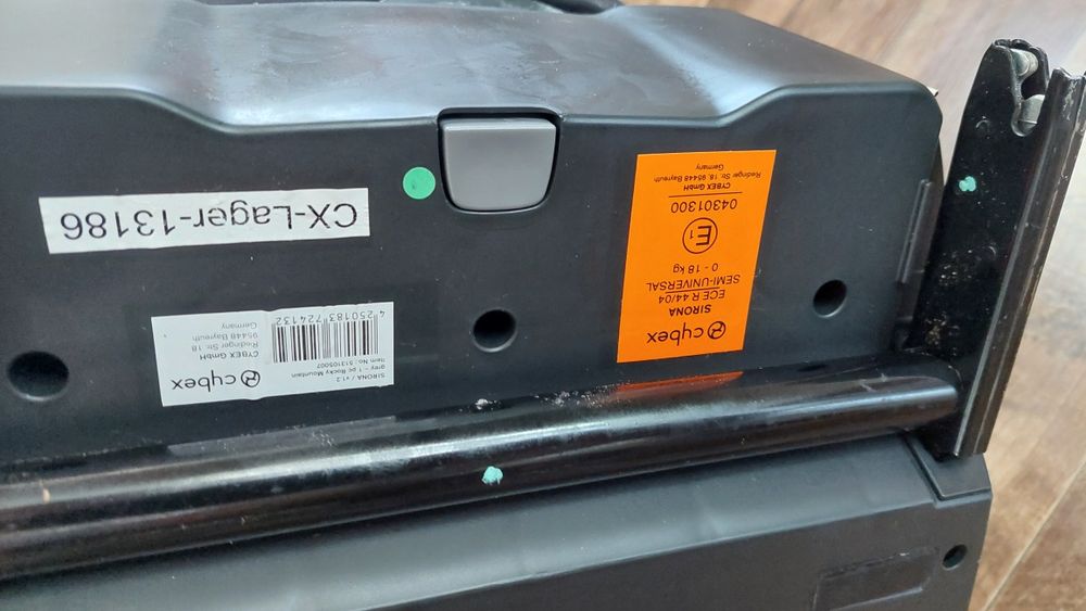 Fotelik samochodowy zestawCYBEX Solution X-fix.