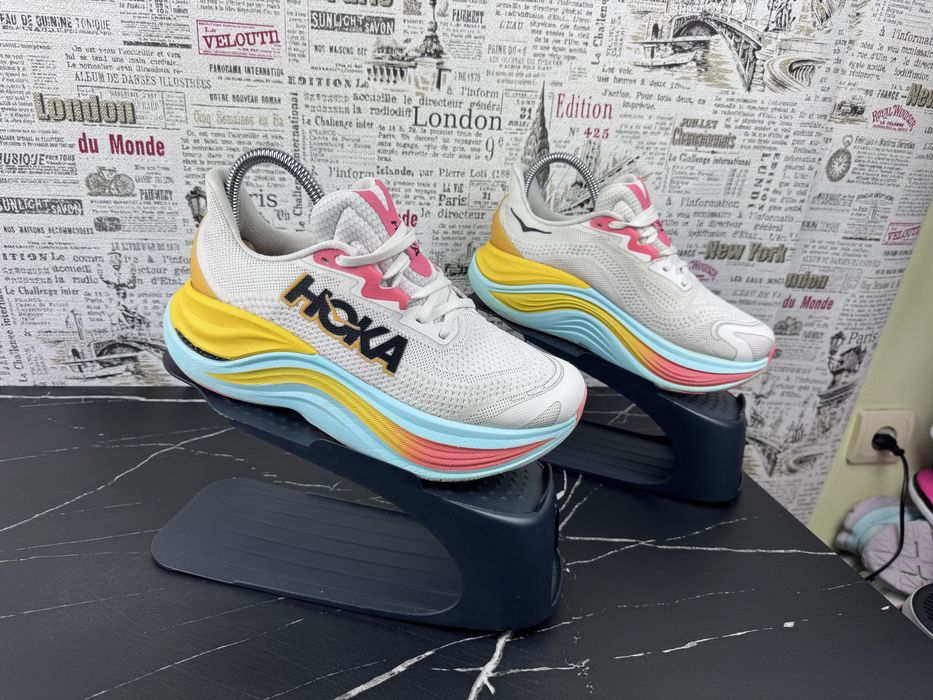 Оригінал Розмір 38 Кросівки Hoka One One Skyward X Взуття