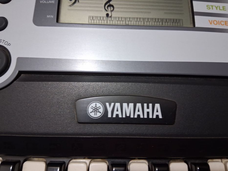 Órgão   yamaha ...