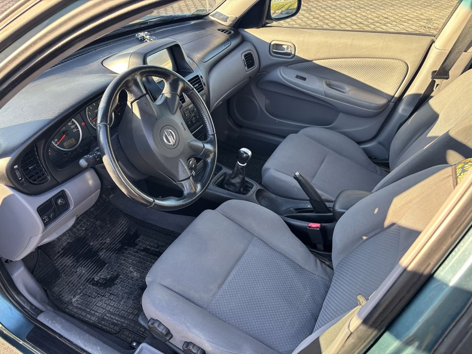 Nissan Almera (2003) - niski przebieg
