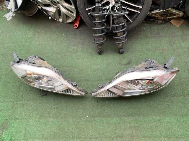 Honda FRV xenon Lampa Przód Europa
