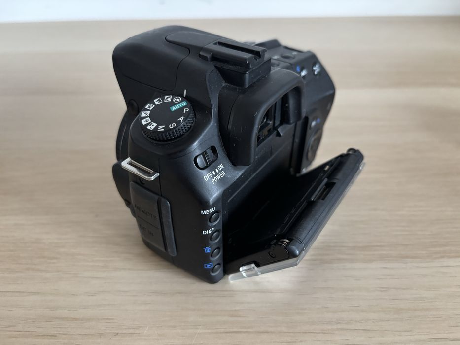 Zestaw Sony Alpha a350 + 3 obiektywy + nieużywana lampa + grip i pilot