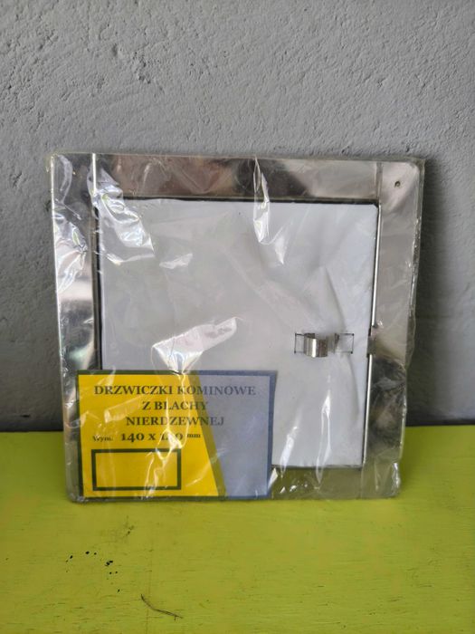 Drzwiczki kominowe 140 x 140 mm - nowe