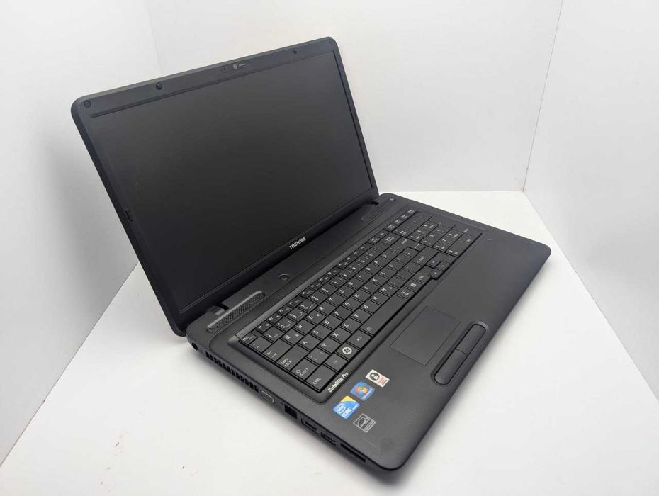 TOSHIBA L670 i3-380M DDR3-6gb HDD-640gb Intel HD Graphics 17.3''