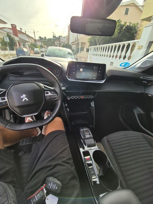 Peugeot e-208 eletrico 2023 iva dedutivel