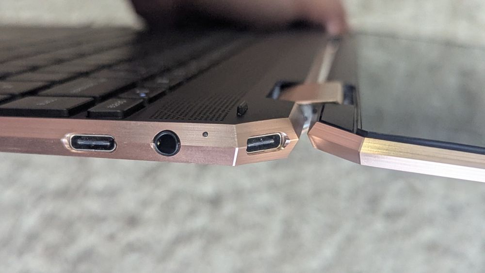 HP spectre 14-ea0007na  /Intel i5 -1135G7 / 512gb m2 / 8gb DDR 4 / Bang olufsen / сенсорна панель /ультрабук