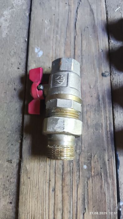 Кран 3/4 продаю .