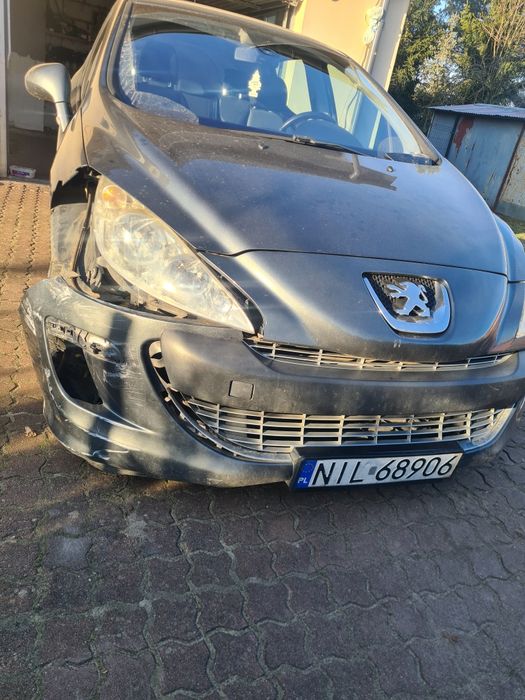 Peugeot 308 uszkodzony