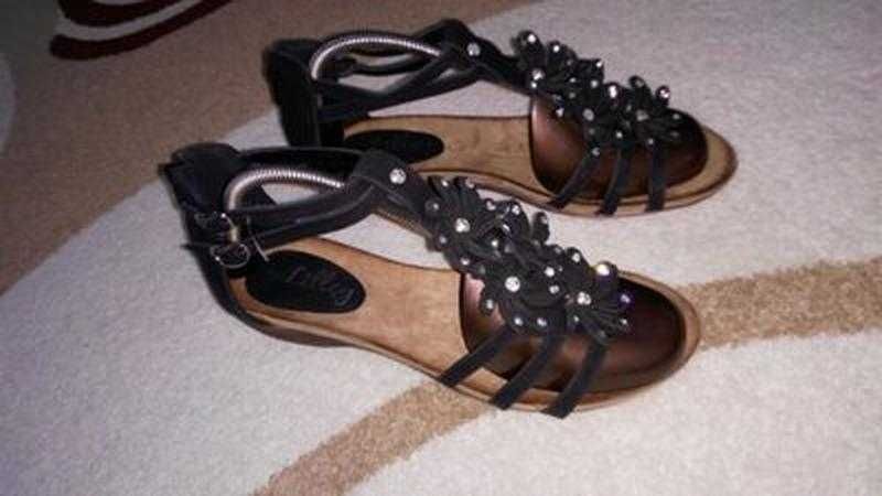 Нові Lilley босоніжки 40 р