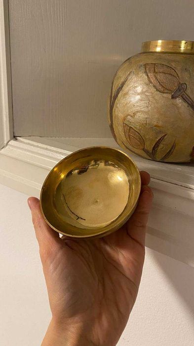 Винтажная массивная банка-урна с крышкой из латуни и эмали